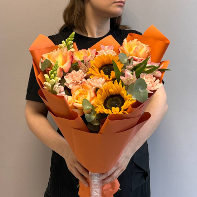 photo_5255847421550916757_y